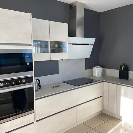 Pour Deux Avec Acces A La Piscine Homestay Le Pizou