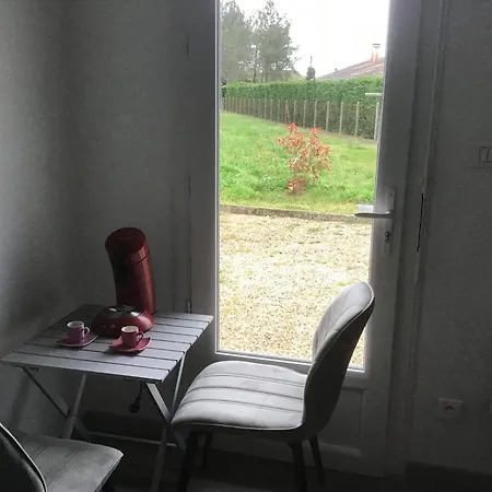 Homestay Pour Deux Avec Acces A La Piscine